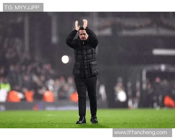 英超赛场上备受瞩目的黑人足球明星有哪些他们的成就与影响力分析